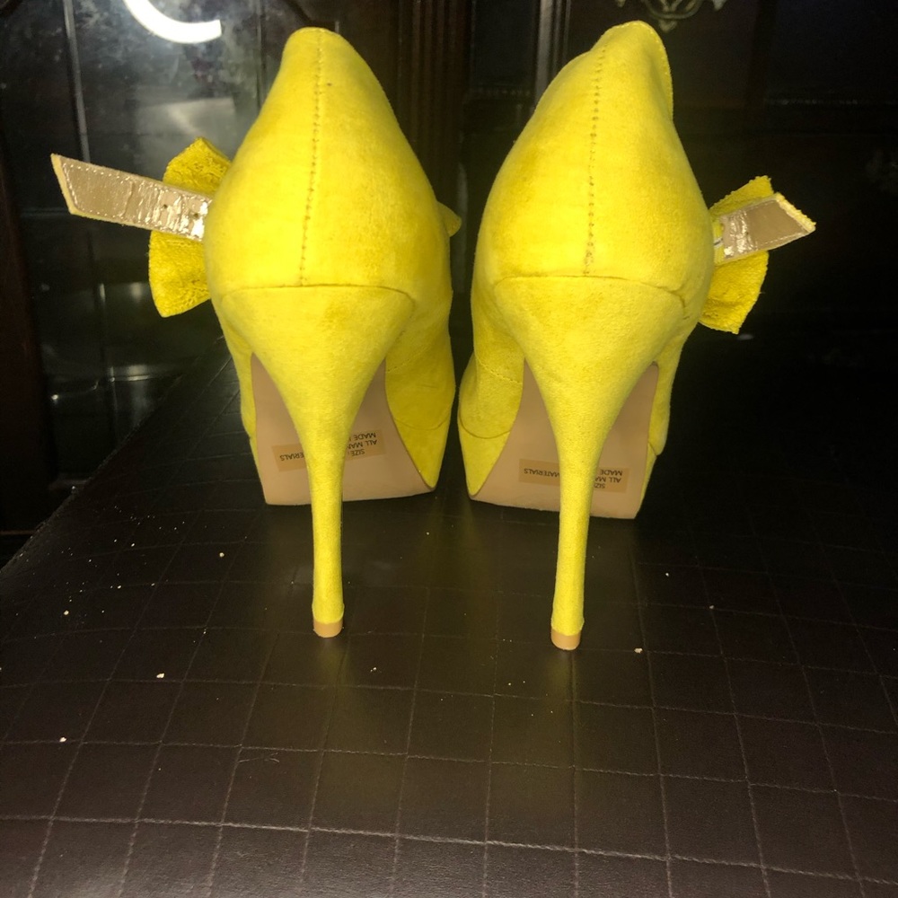 Heels - Picture 2 of 2